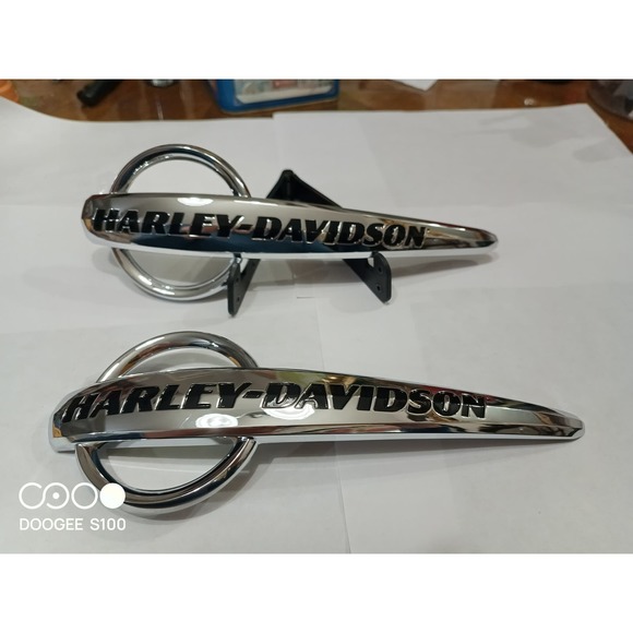New!! Read desc.HD FatBoy Deluxe Softail Chrome OEM Gas Tank Emblem Set LH - Picture 2 of 6